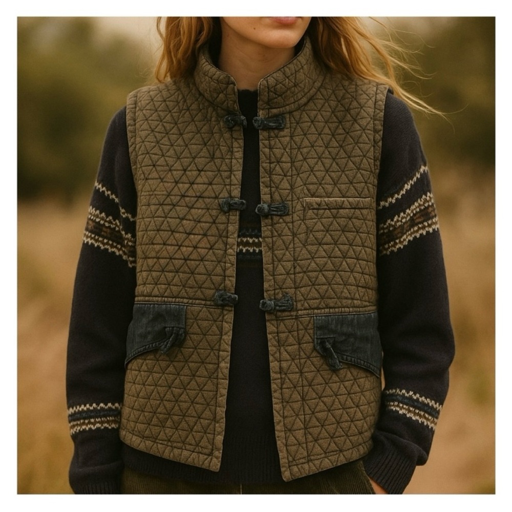 Chua’ng Tan Quilted Boho Fall Asian Renaissance Frog Closure Button Down Vest